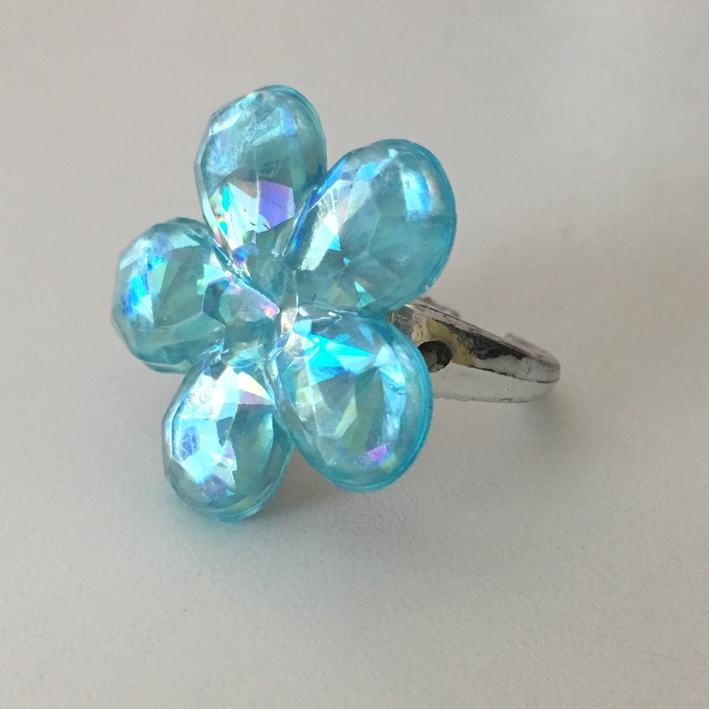 4 Plastic Dress-Up Rings - Picture 6 of 6